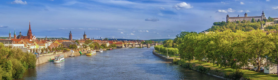 Blick auf Würzburg mit Schloss